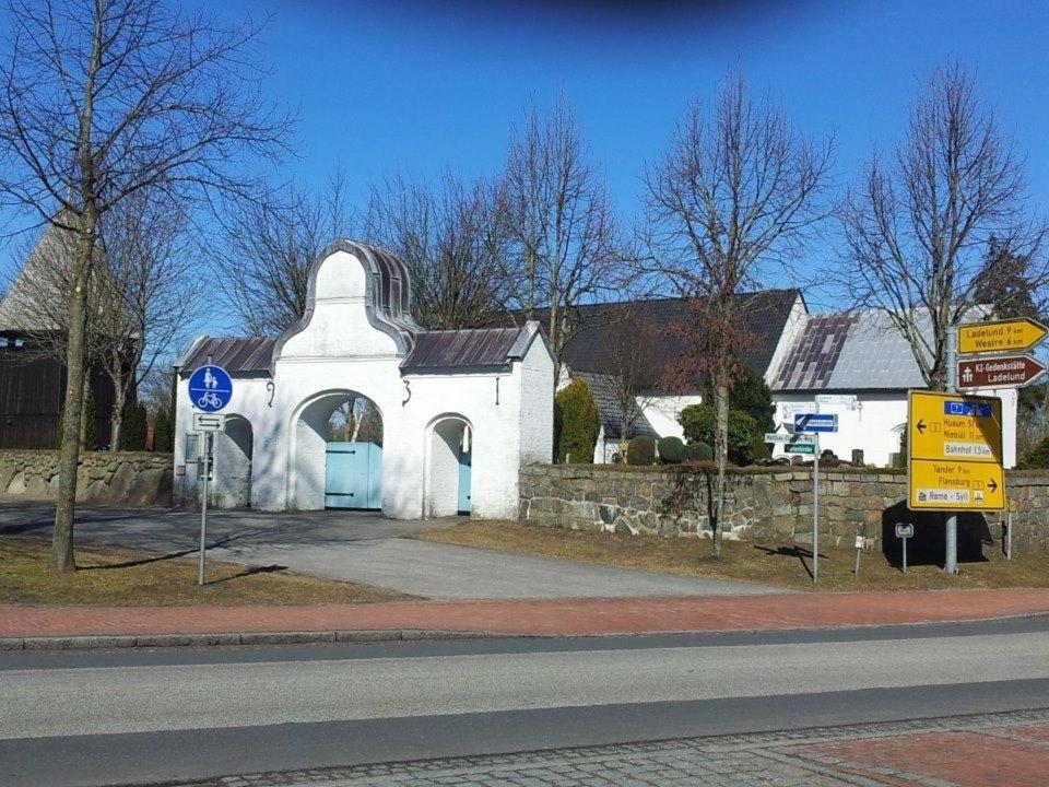 Süderlügum Tetens Gasthof מראה חיצוני תמונה
